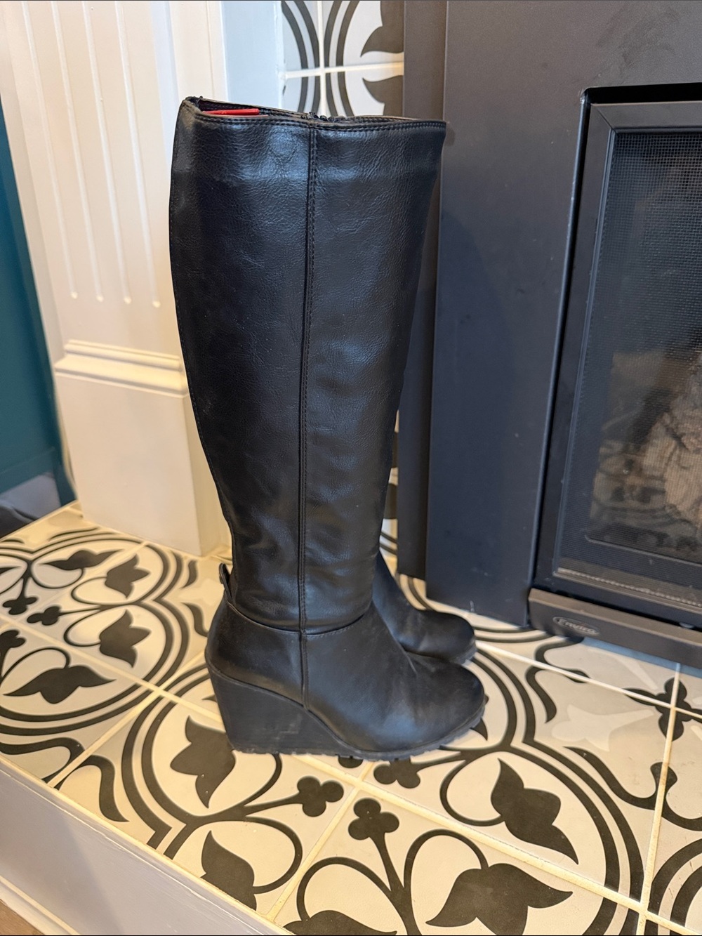 Classic Black Knee-High Women's Boots